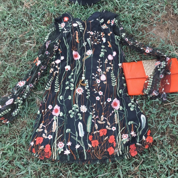 Dresses & Skirts - Floral black embroidered dress